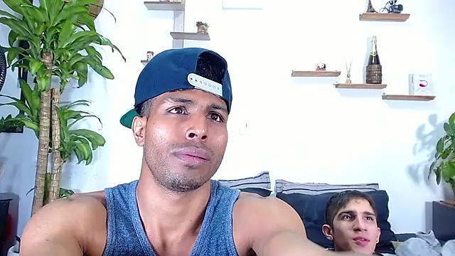 Interracial Snow Bunny online show from February 16, 9:14 pm