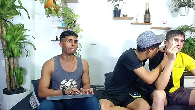 Interracial Snow Bunny online show from February 20, 9:15 pm