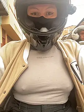 Scarlet auraa online show from February 25, 9:13 pm