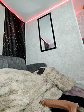 Isis Hot   online show from March 7, 1:29 pm