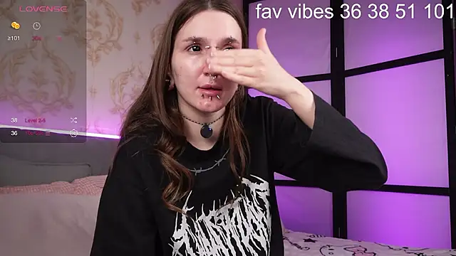 Alice Goth online show from February 28, 6:18 pm