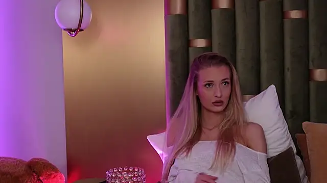 AmeliaAngel online show from November 6, 7:25 am