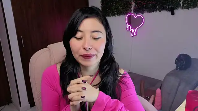 LolaOpalX online show from April 9, 1:08 am