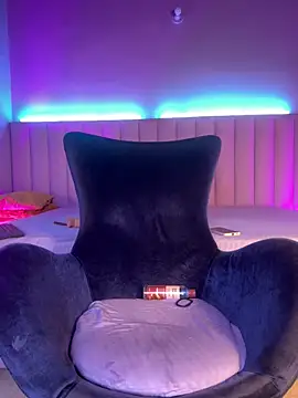 Denightjones online show from February 4, 6:49 am