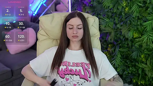 AlexaFleur online show from June 3, 2:33 pm