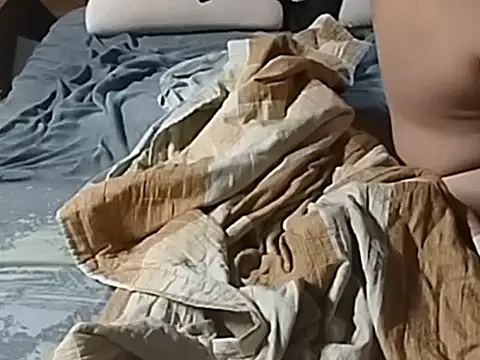 Parejacamx online show from January 11, 2:33 pm