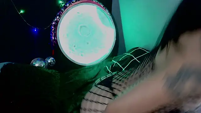 Smith 1s online show from January 17, 8:22 am