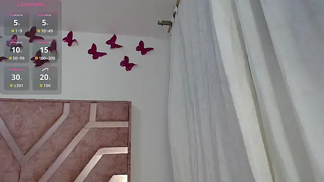 Roxy Fox- online show from February 25, 4:22 am