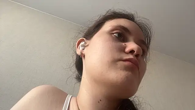 LanaLive online show from April 2, 11:19 am