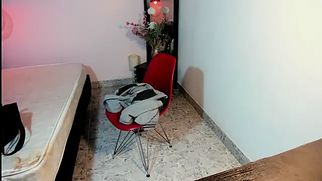 ZoeFox5 online show from February 20, 12:18 pm