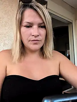 Pxetiteblonde1 online show from June 19, 1:14 pm