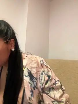 nataliia queen  online show from March 17, 1:53 am