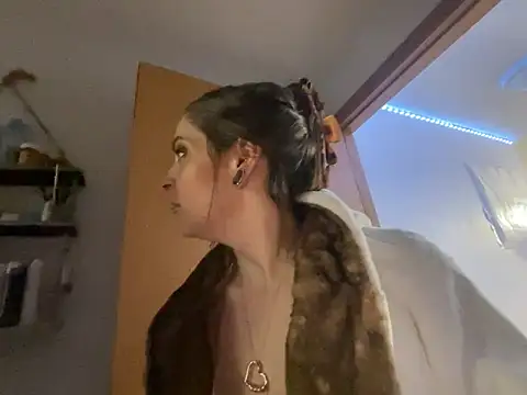 aria lee1987 online show from February 5, 3:53 am