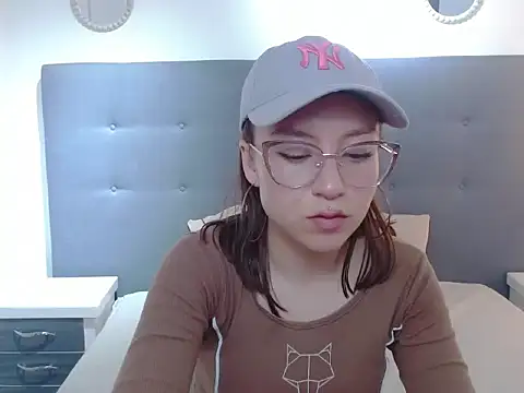 mia vegga online show from January 6, 8:56 pm