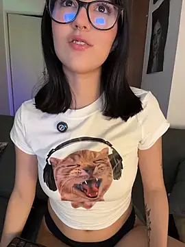 HinaSweet online show from March 15, 1:40 am