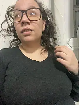 bellakay19 online show from January 16, 2:18 am