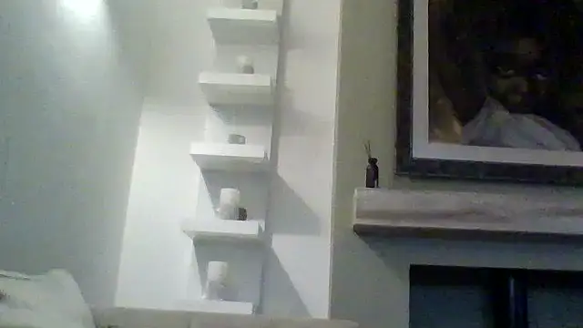 Milfshake227 online show from March 31, 7:03 pm