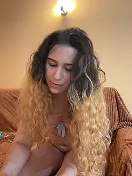 joanaguerreiru online show from June 13, 9:56 pm