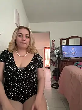 Lililuxx online show from March 22, 11:33 pm