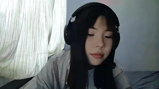 AprilOnilll online show from January 16, 10:00 am