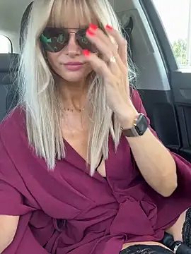NaughtyNinky online show from May 30, 8:56 am