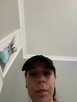 Luna licous online show from June 24, 11:20 am