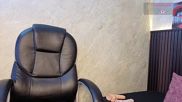 tanisha  lux online show from March 30, 11:26 pm