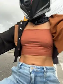 TaylorrHill online show from May 16, 9:03 pm