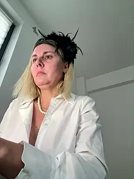 Amelia9798 online show from January 16, 2:13 pm