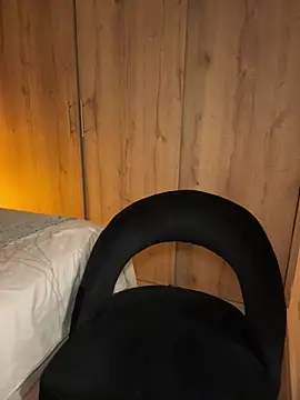 Nina Belle online show from April 22, 3:47 am