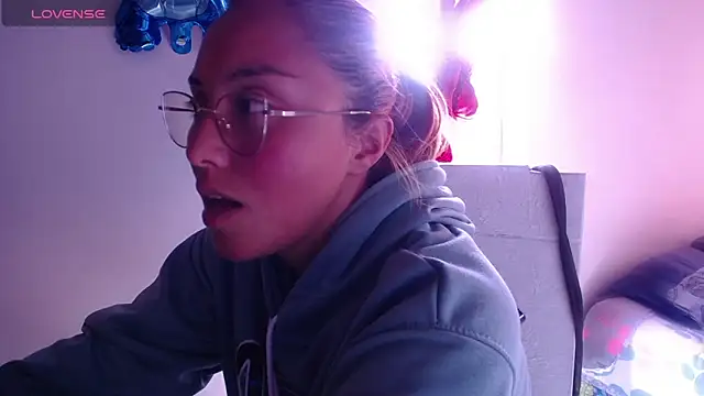 Velvet Moon33 online show from February 25, 6:50 pm