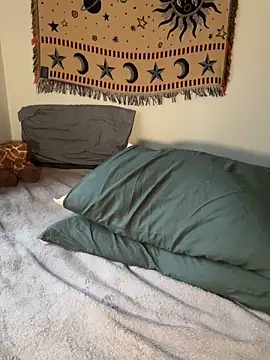 teenyblossom online show from April 3, 12:47 pm