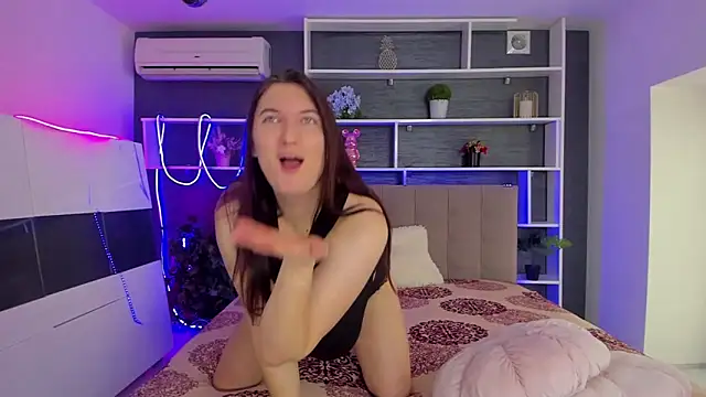 StephieRousee online show from February 9, 6:48 am