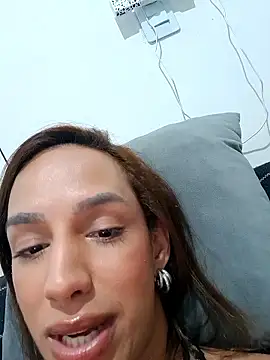 ofjuliaa online show from January 14, 9:20 pm