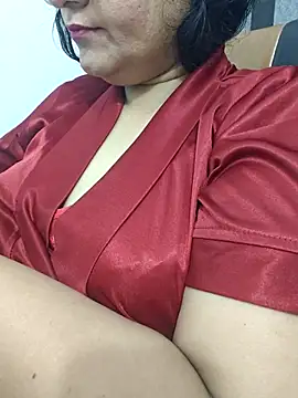 piryasharma005 online show from May 6, 8:51 am