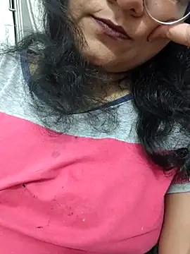 piryasharma005 online show from April 29, 8:39 am
