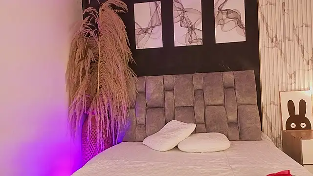 emmy danielss online show from February 7, 12:42 pm