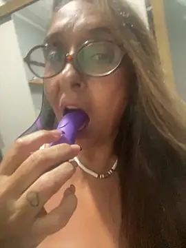 Annalua73 online show from February 10, 10:35 pm