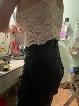 SISI-SEXXY online show from April 4, 7:40 am