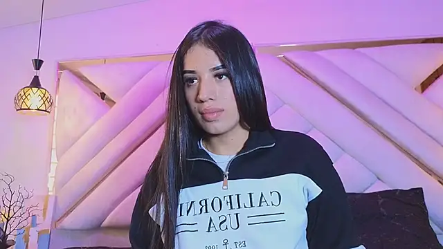 zoevg online show from March 20, 12:43 pm