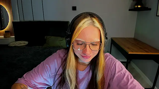 Elizaveta Brown online show from February 4, 8:23 pm