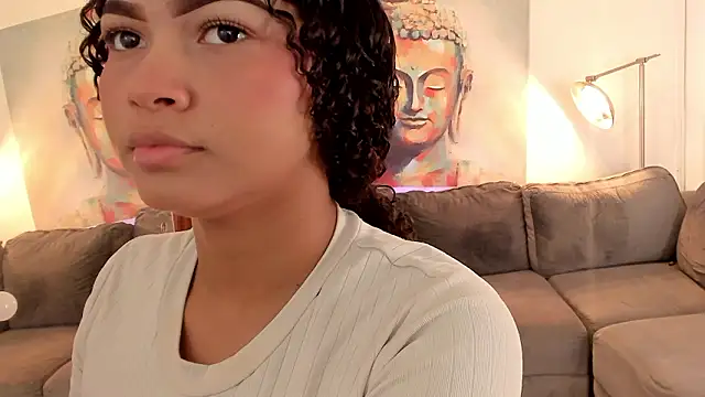 ailann  online show from February 5, 7:50 pm