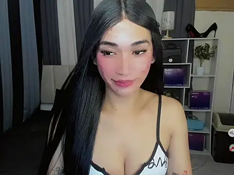 FyangFoxx online show from May 10, 8:33 pm