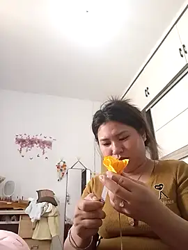 Minaa2x online show from April 8, 8:05 am