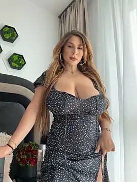 LucyBridgette online show from May 30, 11:52 am