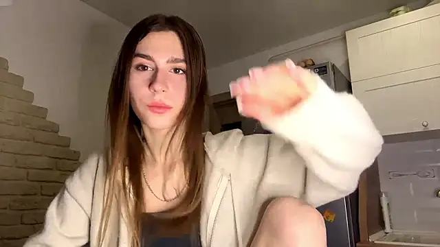 ElsieKuhlmann online show from February 3, 5:05 am