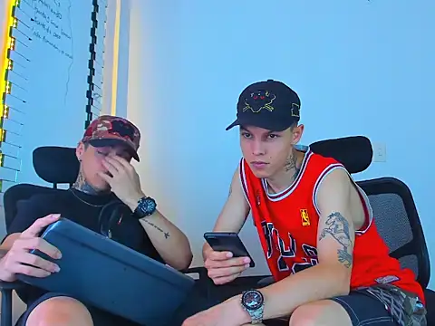 Thomas-Wil online show from February 3, 2:53 am