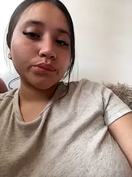 Veronica Wins  online show from March 6, 7:31 pm