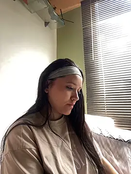 Veronica Wins  online show from February 15, 7:24 pm