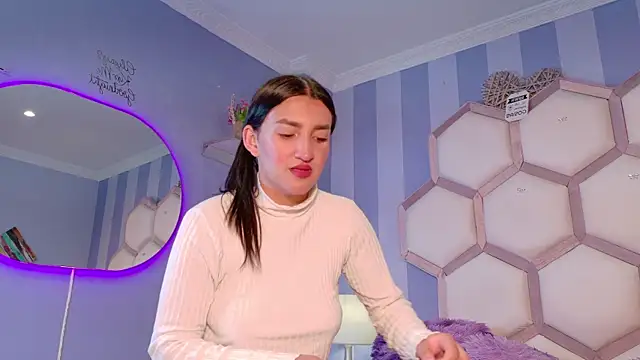 yvi taylor online show from April 7, 12:40 pm